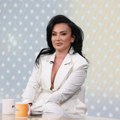 Andreana Čekić konačno otkrila zašto nosi Perike! Pevačica u Stars Specijalu progovorila o svojoj kosi, ali i tuđoj: Ovo…