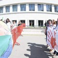 Počela sednica Skupštine Vojvodine, ispred zgrade okupljeni građani i studenti