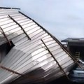 Mini tornado u naselju Trnava u Čačku: Silovit vetar nosio limeni krov preko 50 metara: Meštani nisu znali šta ih je snašlo…
