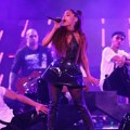 Neviđeno LUDILO: Karta za koncert Ariane Grande košta kao POLOVNI AUTO, turneja rasprodata za nekoliko minuta