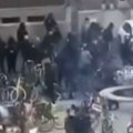 Masovna tuča navijača! "Sevale" pesnice u centru grada, letele stolice i baklje