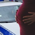 Dokle smo stigli? Nasilnik napao trudnicu (31) nasred ulice, pa kukavički pobegao, a prolaznici samo gledali!