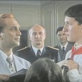 Igrao je Kengura u filmu "Tito i ja", a danas ga ne biste prepoznali: Glumac se posle više od 30 godina pojavio na crvenom…