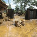 Bujične poplave odnele najmanje 48 života: Izvlače tela iz blata VIDEO