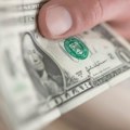 Dolar pao na najniži nivo u poslednje tri godine