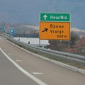 Pažnja, Vranjanci - bojevo gađanje! Kretanje obeleženo crvenim zastavicama