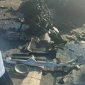 (Foto) stravičan udes kod Ada mola: Automobil zgužvan kao limenka, delovi rasuti svuda po putu