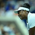 Venus Vilijams (45) završila učešće na US openu! Publika ovacijama ispratila slavnu teniserku!
