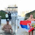 Evo kako su Srbi u Rusiji plivali na minus 30 stepeni za Bogojavljanje: Snimak govori sve