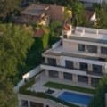 (Foto) Zavirite u vilu od 2 miliona evra Haris Džinović konačno otvorio vrata kuće na Senjaku: Brendirani tanjiri, svuda…