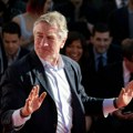 Slavni De Niro zaigrao kolo usred Doma sindikata: Stopirao po Srbiji, u Nišu birao paradajz, a ćerki dao ime Drina