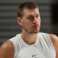 Gde je Jokić? Otišao je po burek: Nije montaža, fotka Srbina postala viralna na društvenim mrežama