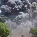 Crn gusti dim prekrio nebo iznad Kine: Eksplozija u hemijskoj fabrici na jugoistoku zemlje (video)