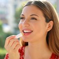 Suve i ispucale usne: Možda koristite pogrešan balzam za usne