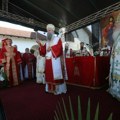 Patrijarh u Bratuncu Porfirije: Nećemo se ni milom ni silom odreći svoje pravoslavne vere, sebe i svoga