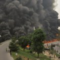 Desetine mrtvih u Nigeriji nakon što se prevrnuo šleper s naftom: Meštani požurili da pokupe gorivo