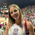 Prelepa srpska odbojkašica skretala poglede u Areni, nekada igrala za Zvezdu, sada gledala muža u crno-belom