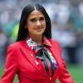 Salma Hajek oduševila publiku na otvaranju Mundijala: Najpoznatija Meksikanka održala srčani govor u odelu koje slavi njenu…