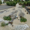 (Foto) Jake oluje pogodile Krit: Osam radnika zarobljeno u klisuri Samarija, evakuisane kuće i putevi