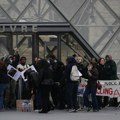 Francuski studenti blokirali Luvr u znak podrške srednjoškolcima; Pokret "Žutih prsluka" najavio nove proteste