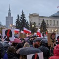 Masovni protesti u Poljskoj: Žene u više od 20 gradova traže promenu zakona o abortusu
