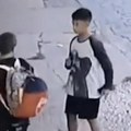 Novi uznemirujući snimak vršnjačkog nasilja Pesničio dečaka dok je na biciklu krivična prijava za oca