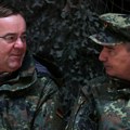 General Bundesvera upozorava: prekrivač zvani nemačka vojska je pretanak