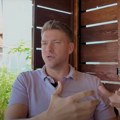 (Video) "volim njenu rodbinu,: Ali..." Amerikanac se oženio Srpkinjom, pa sada otkrio da li mu se sviđa život u tazbini