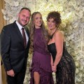 Ovu pevačicu niko nije očekivao! Ona je specijalna gošća na slavlju kod ćerke Dejana Petrovića, evo kako ju je najavio