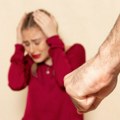 Krvnički je šamarao razbijajući joj saksije o glavu, Skopljanka (30) očajnički dozivala u pomoć sa terase dok ju je otac (70)…