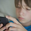 Tribina u Nišu: Prekomerno korišćenje mobilnih telefona ostavlja posledice na zdravlje