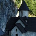 Drugi "Ostrog" na granici Srbije i Crne Gore: Svetinja za koju se veruje da leči i spaja vere