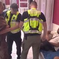 Obezbeđenje je opkolilo, Kačavenda lomi sve pred sobom: Drama u Šimanovcima: "Promeniću ti lični opis"