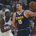 Jokić u prvoj brzini - lagano, pa na odmor! Za 16 minuta odradio svoje, a onda sa klupe gledao kako Nagetsi ruše Jutu! (video)…