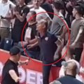 Ko je navijač koji je pljuvao košarkaše Partizana i mahao stolicom? Direktor je Telekoma i SNS jurišnik koji nema problem…