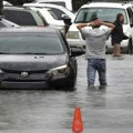 Vanredna situacija proglašena za veći deo Floride zbog tropske oluje