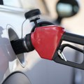 Redovi ispred benzinske pumpe u Holandiji: Greška na automatskoj pumpi snizila cene goriva