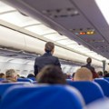 Totalna drama na letu: Putnik pokušao da se ubije u toaletu, pilot morao da prinudno sleti, stjuardese zatekle jezivu scenu