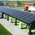 Propulzija solarne auto-nadstrešnice: Kako napraviti profitni parking centar od energije dostupne svima