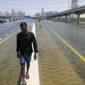 Oluja nastavlja da pravi probleme u Dubaiju: Otkazani letovi, zatvorene škole - pala rekordna količina padavina