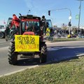 FOTO i VIDEO: Tri novosadske raskrsnice blokirane na tri sata, studenti pozvali građane na veliki skup u Kragujevcu na…