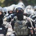 Student iz Čačka opisao kako su ga uhapsili i brutalno pretukli ljudi sa fantomkama na blokadi