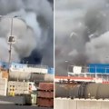 Ogroman požar u najvećoj nemačkoj luci: Odzvanjaju eksplozije, dim i haos nad gradom (Video)