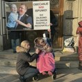 Protest za usvajanje Zakona o roditelju-staratelju: "Vučić 2013. obećao da će čim postane predsednik, prvo usvojiti ovaj zakon"…
