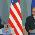 Objavljena tajna dokumenta SAD: Džordž V. Buš uveravao Putina da Rusija nije neprijatelj Zapada
