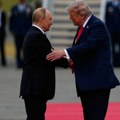 Tramp u Beloj kući okačio sliku koju je dobio od Putina