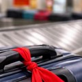Srbi ovo masovno rade, sad stiglo upozorenje sa aerodroma: Prestanite da vezujete trake na prtljag.