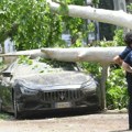 (Foto) Tornado protutnjao kroz Rim! Dramatične scene iz omiljenog turističkog grada: Italija na udaru jakog nevremena, voda…