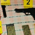 Arsenal oružja i municije krio u stanu na Čukarici: Uhapšen muškarac (64)