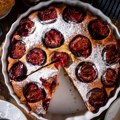 Najsočniji kolač sa šljivama: Jednostavan recept za kraj leta